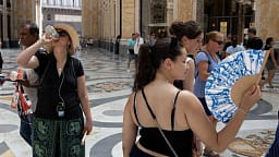 Temperatura përvëluese në Itali, shumica e qyteteve kalojnë në nivelin maksimal të alarmit Temperatura përvëluese në Itali, shumica e qyteteve kalojnë në nivelin maksimal të alarmit
