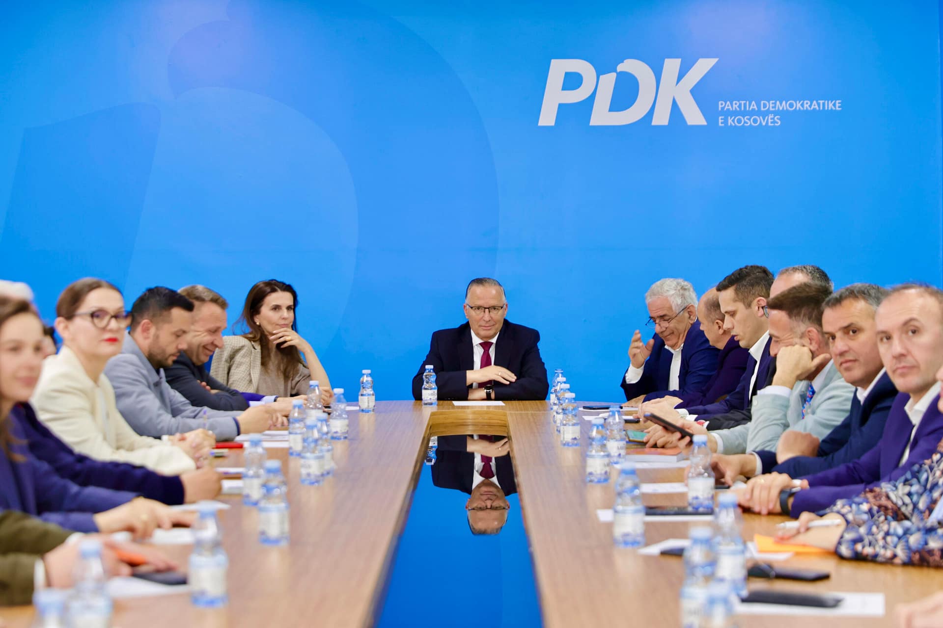 Kryesia e PDK-së mblidhet në ora 16:00 Kryesia e PDK-së mblidhet në ora 16:00