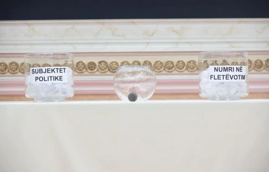 Ja kur planifikohet tërheqja e shortit për renditjen e subjekteve politike në fletëvotimin e zgjedhjeve të 7 qershorit Ja kur planifikohet tërheqja e shortit për renditjen e subjekteve politike në fletëvotimin e zgjedhjeve të 7 qershorit