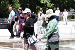 Fillim jave përvëlues me temperatura deri në 38 gradë, më pas pritet freskim i motit Fillim jave përvëlues me temperatura deri në 38 gradë, më pas pritet freskim i motit
