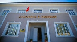 Helmohen sërish nga ushqimi 50 kursantë të Akademisë së Sigurisë Helmohen sërish nga ushqimi 50 kursantë të Akademisë së Sigurisë
