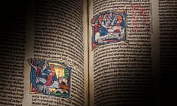 Dorëshkrimi 700-vjeçar i mbretit Artur del në ankand, vlerësohet deri në dy milionë funte Dorëshkrimi 700-vjeçar i mbretit Artur del në ankand, vlerësohet deri në dy milionë funte