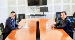 Abdixhiku dhe Osmani mbërrijnë në Kuvend, nis takimi me Kurtin Abdixhiku dhe Osmani mbërrijnë në Kuvend, nis takimi me Kurtin