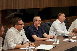 Hoti: LDK ka vullnet të ndihmojë për institucionet, por me shantazhin e VV’së për zgjedhje, s’arrihet asgjë Hoti: LDK ka vullnet të ndihmojë për institucionet, por me shantazhin e VV’së për zgjedhje, s’arrihet asgjë