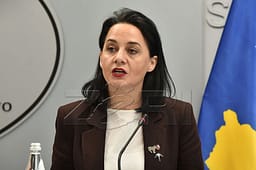 Pacolli lajmëron për rrënime të objekteve te liqeni i Radoniqit Pacolli lajmëron për rrënime të objekteve te liqeni i Radoniqit
