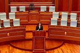 Jashari: Deputetët e LVV-së ta respektojnë mandatin që ua kanë dhënë qytetarët, Kuvendi duhet të konstituohet Jashari: Deputetët e LVV-së ta respektojnë mandatin që ua kanë dhënë qytetarët, Kuvendi duhet të konstituohet
