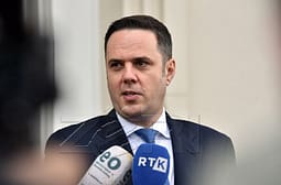 Abdixhiku i kundërpërgjigjet Veliut i cili e quajti dështim rezultatin zgjedhor të LDK-së Abdixhiku i kundërpërgjigjet Veliut i cili e quajti dështim rezultatin zgjedhor të LDK-së