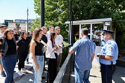 “Shkelësit e Kushtetutës”, RDK aksion para Kuvendit, Salihu: Asnjë parti dhe asnjë deputet nuk është mbi ligjin “Shkelësit e Kushtetutës”, RDK aksion para Kuvendit, Salihu: Asnjë parti dhe asnjë deputet nuk është mbi ligjin