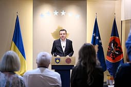 Kurti feston pavarësinë e Ukrainës pas deklaratave të Zelenskyt në Beograd: Ndihma jonë s’ka qenë kurrë transaksion Kurti feston pavarësinë e Ukrainës pas deklaratave të Zelenskyt në Beograd: Ndihma jonë s’ka qenë kurrë transaksion
