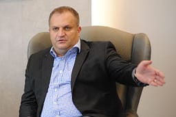 Dy vite burg për 172 mijë euro, Ahmeti: S’jam akuzuar për hajni e as për korrupsion Dy vite burg për 172 mijë euro, Ahmeti: S’jam akuzuar për hajni e as për korrupsion