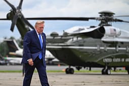 Trump hedh poshtë aludimet për mungesë municionesh luftarake: Kush ka publikuar deklarata tradhtare, të dënohet me burg Trump hedh poshtë aludimet për mungesë municionesh luftarake: Kush ka publikuar deklarata tradhtare, të dënohet me burg