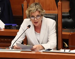Jep dorëheqjen ministrja e Shëndetësisë në Shqipëri Jep dorëheqjen ministrja e Shëndetësisë në Shqipëri