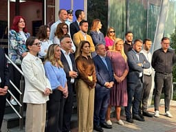 Vazhdon aksioni i PDK-së dhe Aleancës para Qeverisë, atyre u janë bashkuar edhe përfaqësuesit e organizatave studentore të UP-së Vazhdon aksioni i PDK-së dhe Aleancës para Qeverisë, atyre u janë bashkuar edhe përfaqësuesit e organizatave studentore të UP-së