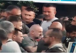 Milan Radoiçiq shfaqet në tubimin e Vuçiqit në Beograd Milan Radoiçiq shfaqet në tubimin e Vuçiqit në Beograd