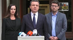 Kurti detaje për takimin me Abdixhikun: Shikuam sektorët e ndryshëm të shoqërisë e profesioneve, tani për emra nuk mund të flasë Kurti detaje për takimin me Abdixhikun: Shikuam sektorët e ndryshëm të shoqërisë e profesioneve, tani për emra nuk mund të flasë