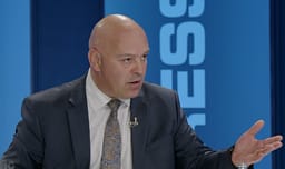 “T’gjithë atyre që shkrujnë statuse, ‘jo, na nuk e kemi votu’ – Çka po doni me tregu me këtë shprehje?” Gjini: Nuk o situata me i thanë dikujt “e bajshi në qafë” “T’gjithë atyre që shkrujnë statuse, ‘jo, na nuk e kemi votu’ – Çka po doni me tregu me këtë shprehje?” Gjini: Nuk o situata me i thanë dikujt “e bajshi në qafë”