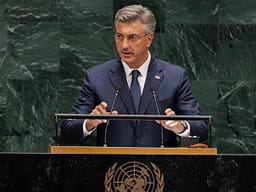 Plenkoviç në OKB: Nderimet për Mlladiqin ishin fyerje për viktimat dhe aktgjykimet ndërkombëtare Plenkoviç në OKB: Nderimet për Mlladiqin ishin fyerje për viktimat dhe aktgjykimet ndërkombëtare