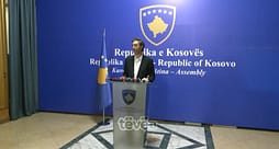 PDK e Aleanca refuzojnë ftesat e Haxhiut për marrëveshje konsensuale PDK e Aleanca refuzojnë ftesat e Haxhiut për marrëveshje konsensuale