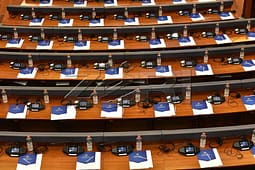 “Paga kalimtare”: Mbi 150 mijë euro në muaj për ish-deputetët e Kuvendit të Kosovës “Paga kalimtare”: Mbi 150 mijë euro në muaj për ish-deputetët e Kuvendit të Kosovës