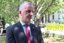 “Duart larg nga pronat e Universitetit të Prishtinës”, Hajrullahu kërkon lirimin e objektit në Mitrovicën e Veriut “Duart larg nga pronat e Universitetit të Prishtinës”, Hajrullahu kërkon lirimin e objektit në Mitrovicën e Veriut