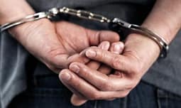 Nën ndikim të alkoolit sulmoi policët në Malishevë, arrestohet i dyshuari Nën ndikim të alkoolit sulmoi policët në Malishevë, arrestohet i dyshuari