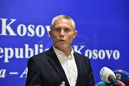 Ramadani: Thirrja e SHBA-së dhe BE-së duhet të jetë vetëdijesuese për partinë që bllokoi Kuvendin Ramadani: Thirrja e SHBA-së dhe BE-së duhet të jetë vetëdijesuese për partinë që bllokoi Kuvendin