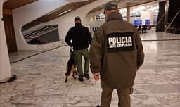 Kërcënime për bomba në disa institucione në Shqipëri, Policia thotë se s’ka vend për panik Kërcënime për bomba në disa institucione në Shqipëri, Policia thotë se s’ka vend për panik