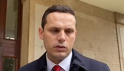 Gruda: Kushtetuta po rrënohet sot nga ata që i zgjodhi populli, jo më nga Millosheviqi Gruda: Kushtetuta po rrënohet sot nga ata që i zgjodhi populli, jo më nga Millosheviqi