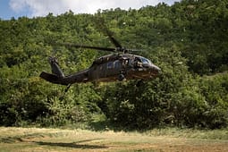 Koordinim tokë-ajër e skenarë emergjencash, KFOR njofton për ushtrimin në kampin “Sparta” në Deçan Koordinim tokë-ajër e skenarë emergjencash, KFOR njofton për ushtrimin në kampin “Sparta” në Deçan