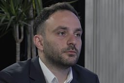Guri: Betejat me Abdixhikun, arsyeja pse gjashtë deputetë të LDK-së nuk e votojnë Sejdiun Guri: Betejat me Abdixhikun, arsyeja pse gjashtë deputetë të LDK-së nuk e votojnë Sejdiun