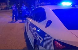 Vëllai godet vëllain me sëpatë, Policia heton rastin në Korçë Vëllai godet vëllain me sëpatë, Policia heton rastin në Korçë