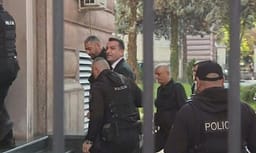Mungojnë Veliaj dhe avokati, shtyhet seanca ndaj kryebashkiakut të Tiranës – avokati Ndreca gjobitet me 50 mijë lekë Mungojnë Veliaj dhe avokati, shtyhet seanca ndaj kryebashkiakut të Tiranës – avokati Ndreca gjobitet me 50 mijë lekë