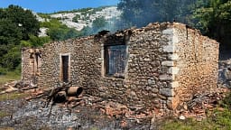 Ngjarje tragjike në Shkodër, dyshohet se nëna 24-vjeçare vdiq bashkë me dy fëmijët e vegjël pasi zjarri kaploi shtëpinë Ngjarje tragjike në Shkodër, dyshohet se nëna 24-vjeçare vdiq bashkë me dy fëmijët e vegjël pasi zjarri kaploi shtëpinë