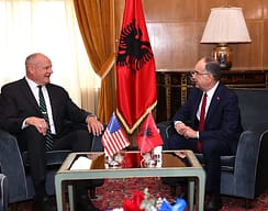 Ambasda amerikane me njoftim për takimin e ambasadorit të ri me Begajn: U rikonfirmuar partneriteti i fortë SHBA-Shqipëri Ambasda amerikane me njoftim për takimin e ambasadorit të ri me Begajn: U rikonfirmuar partneriteti i fortë SHBA-Shqipëri