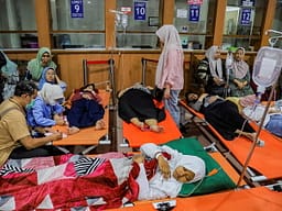 Skandal në Indonezi: Gati 800 persona të helmuar nga ushqimi i programit qeveritar Skandal në Indonezi: Gati 800 persona të helmuar nga ushqimi i programit qeveritar