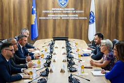 Gërvalla takon kryesuesin e ri të KGJK-së: Forcimi i bashkëpunimit institucional mbetet prioritet Gërvalla takon kryesuesin e ri të KGJK-së: Forcimi i bashkëpunimit institucional mbetet prioritet