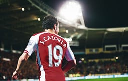 Legjenda e Spanjës dhe Arsenalit i var “këpucët në gozhdë” Legjenda e Spanjës dhe Arsenalit i var “këpucët në gozhdë”