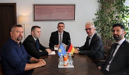 Lufta kundër korrupsionit dhe krimit të organizuar temë e diskutimit mes kryeprokurorit dhe ambasadorit gjerman Lufta kundër korrupsionit dhe krimit të organizuar temë e diskutimit mes kryeprokurorit dhe ambasadorit gjerman
