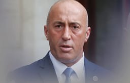 Arrestohet personi që bëri thirrje për pushkatimin e Ramush Haradinajt Arrestohet personi që bëri thirrje për pushkatimin e Ramush Haradinajt