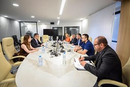 Toshkovski dhe Klekovski në takim me UNODC-në për një qasje të re ndaj luftës kundër drogës dhe varësive Toshkovski dhe Klekovski në takim me UNODC-në për një qasje të re ndaj luftës kundër drogës dhe varësive