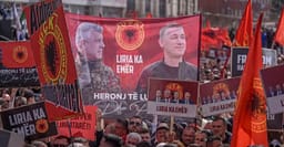 Policia e Kosovës ndërmerr masa të sigurisë për marshin në mbështetje të çlirimtarëve Policia e Kosovës ndërmerr masa të sigurisë për marshin në mbështetje të çlirimtarëve