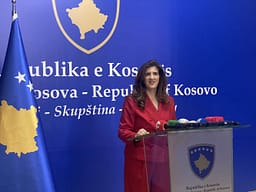 Musliu kërkon që Qeveria të ndriçohet me mesazhin “JO NË EMRIN TIM” Musliu kërkon që Qeveria të ndriçohet me mesazhin “JO NË EMRIN TIM”
