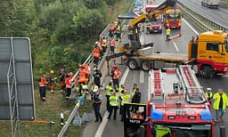 Aksidenti tragjik në Gjermani ku vdiqën tre mërgimtarë, ambasadori Ajeti: Jemi në kontakt me autoritetet gjermane Aksidenti tragjik në Gjermani ku vdiqën tre mërgimtarë, ambasadori Ajeti: Jemi në kontakt me autoritetet gjermane