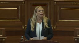 Kadrijaj-Kurtit: Patriot me bateria, shkelës i kushtetutuës, je në trenin e gabuar Kadrijaj-Kurtit: Patriot me bateria, shkelës i kushtetutuës, je në trenin e gabuar