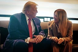 Kryeministrja e Italisë thotë se Trump “shpiku plotësisht” historinë për foton në G7 Kryeministrja e Italisë thotë se Trump “shpiku plotësisht” historinë për foton në G7