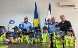 Policia në veri hap dyert për nxënësit, i njofton për punën e zyrtarëve policorë Policia në veri hap dyert për nxënësit, i njofton për punën e zyrtarëve policorë
