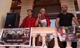 Në Shkodër u protestua kundër hapjes së konsullatës serbe: I kemi të freskëta plagët dhe varret masive Në Shkodër u protestua kundër hapjes së konsullatës serbe: I kemi të freskëta plagët dhe varret masive