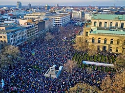 Protestë në Gjermani kundër partisë së ekstremit të djathtë Protestë në Gjermani kundër partisë së ekstremit të djathtë