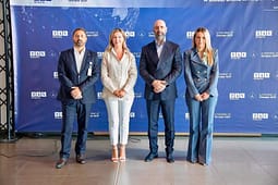 VLEN: Transporti ajror po modernizohet me standarde evropiane, RMV e para në rajon me teknologjinë më të avancuar VLEN: Transporti ajror po modernizohet me standarde evropiane, RMV e para në rajon me teknologjinë më të avancuar