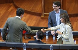 Kurti flet për “angazhimin” e Haxhiut për zgjidhje, e thotë edhe këtë: S’është duke u kënaqur në zyrën e Presidentes Kurti flet për “angazhimin” e Haxhiut për zgjidhje, e thotë edhe këtë: S’është duke u kënaqur në zyrën e Presidentes